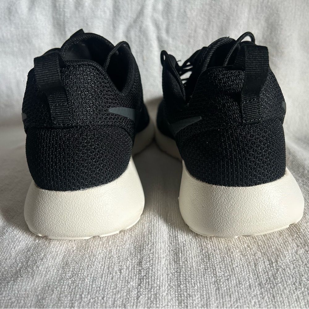 Nike Roshe One (Roshe Run) Sneakers Men’s 8.5 Black - Picture 5 of 8